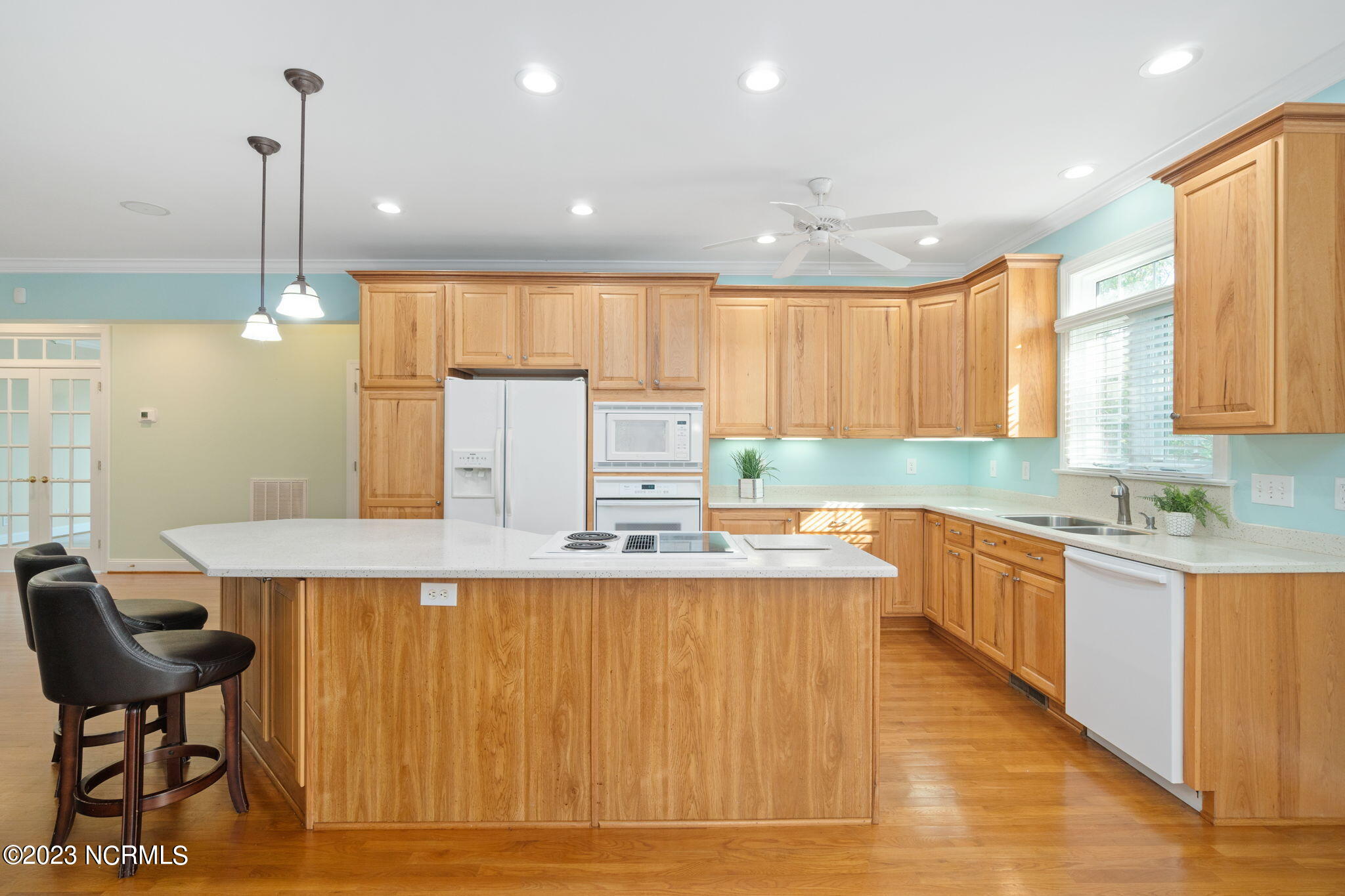 575 Coral Ridge Road Pine Knoll Shores, NC 28512 - Photo 4 of 73 Kitchen w/ island seating