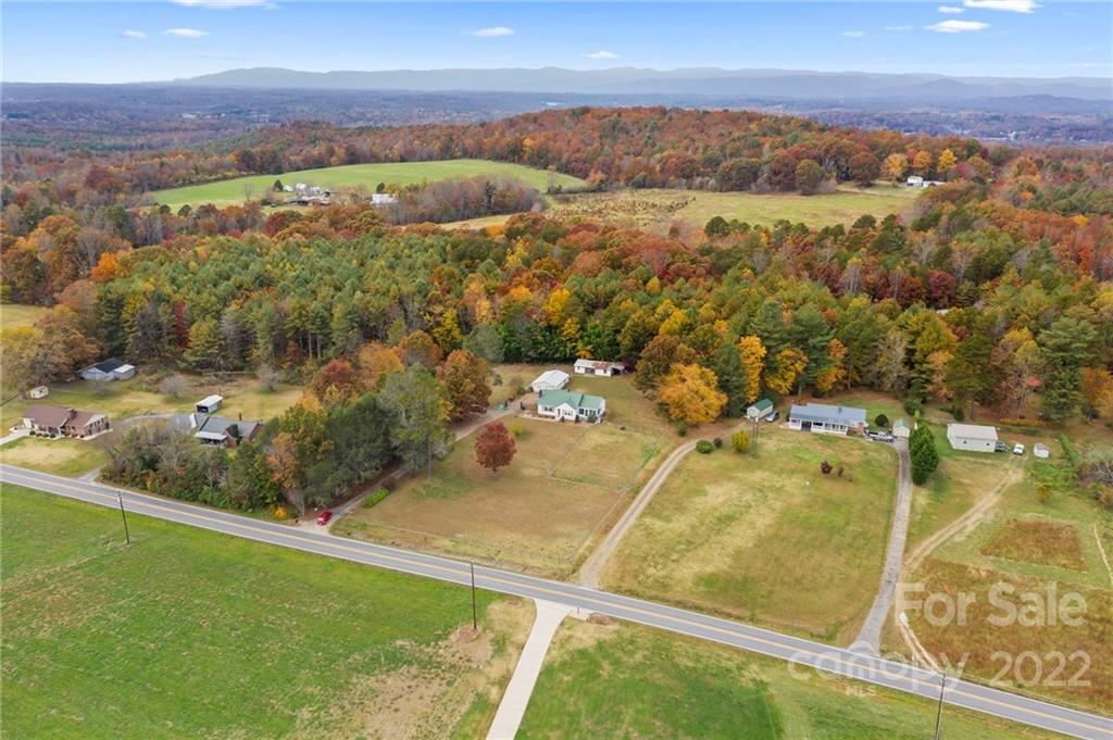 3250 Clarks Chapel Road Lenoir, NC 28645 - Photo 10 of 35 Gallery Image 10