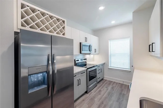 $3,198 | 1420 Lakefront Drive, Unit 6111, Sarasota, FL 34240