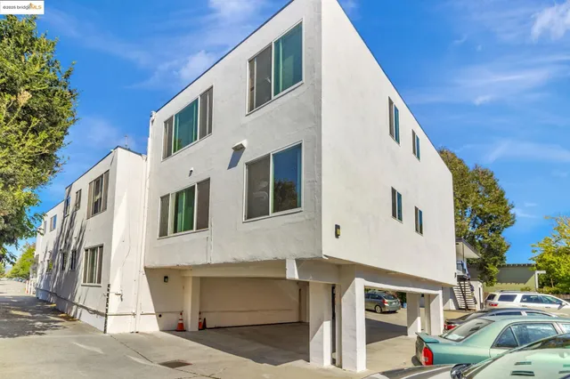 a view of a white building