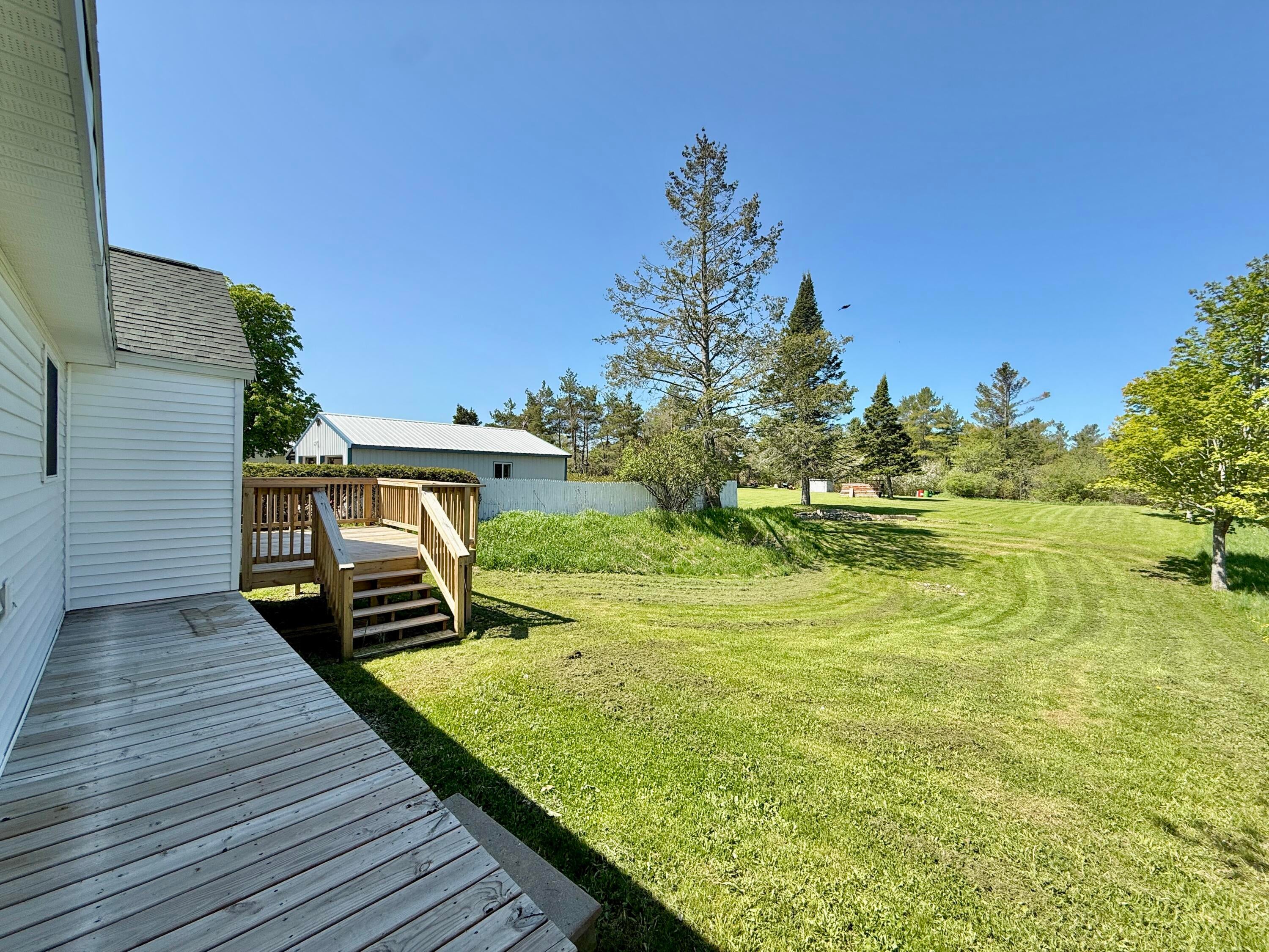 998 Loomis Street Cheboygan, MI 49721 - Photo 12 of 39 IMG_5093