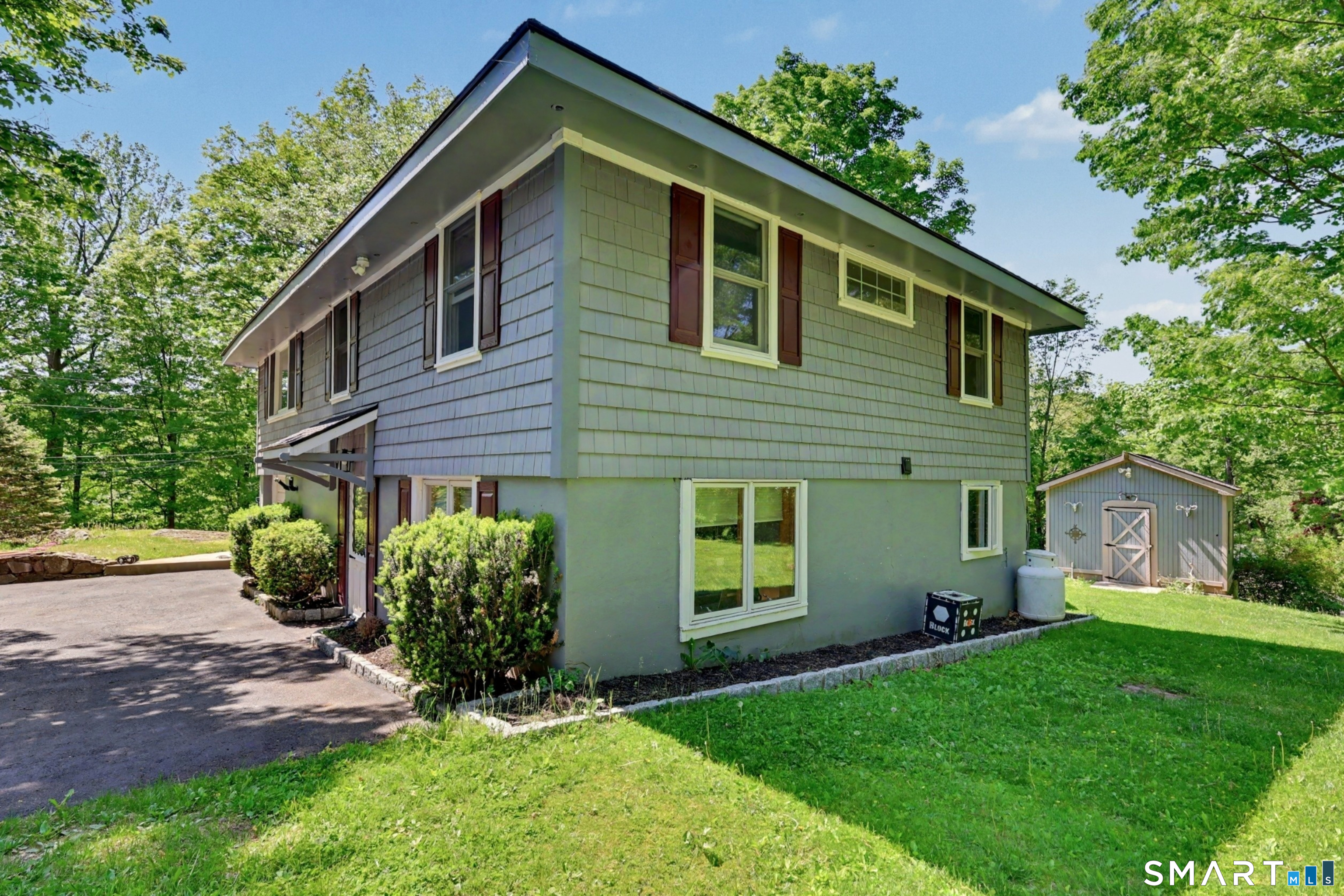1 Lookout Drive Ridgefield, CT 06877 - Photo 3 of 37