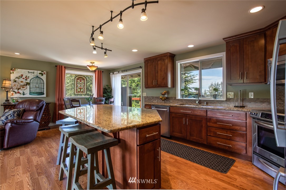 700 Haddon Road Anacortes, WA 98221 - Photo 7 of 40 Gallery Image 7