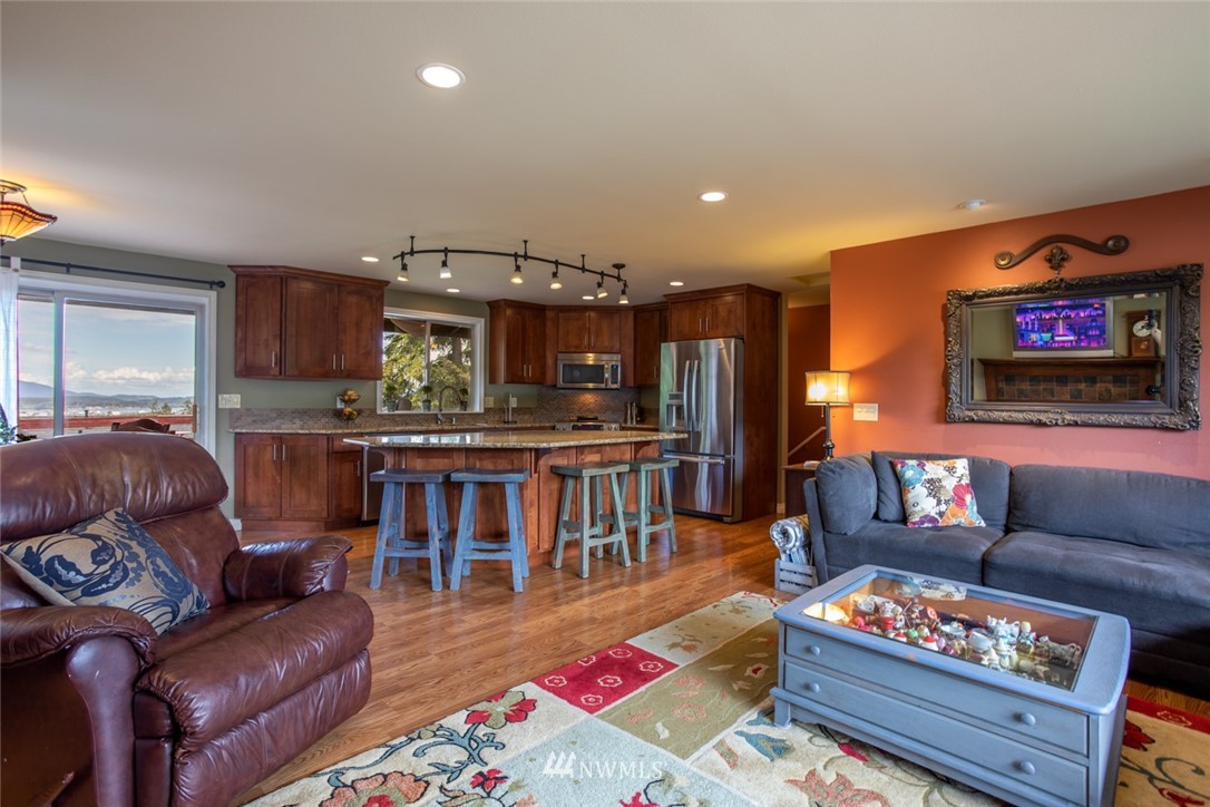 700 Haddon Road Anacortes, WA 98221 - Photo 10 of 40 Gallery Image 10