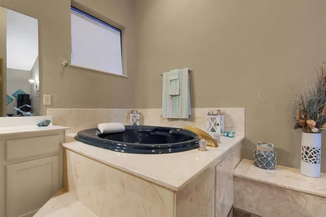 $1,200,000 | 416 Depot Street, Elgin, TX 78621