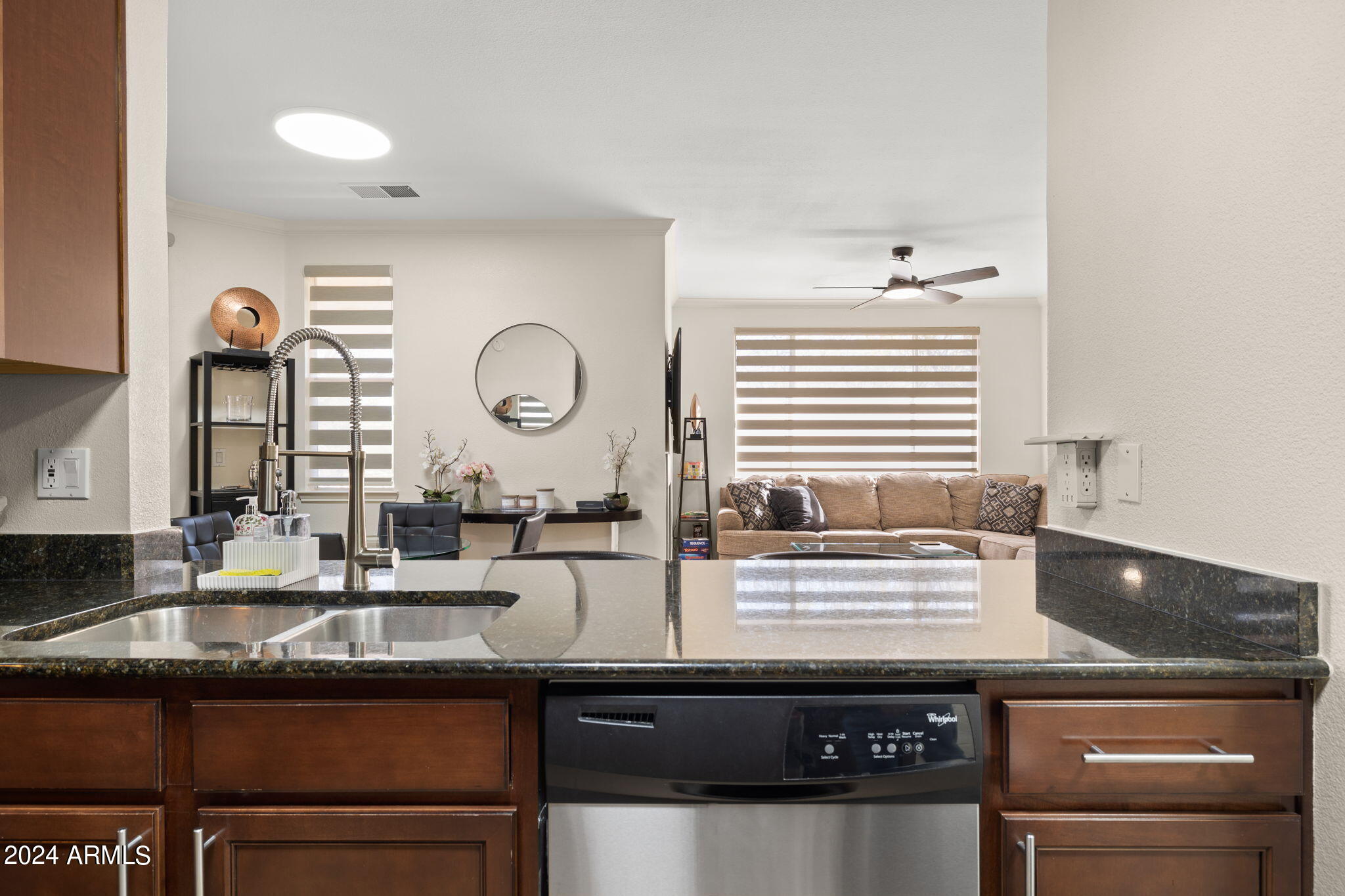 7009 East Acoma Drive, Unit 2097 Scottsdale, AZ 85254 - Photo 11 of 39 Kitchen