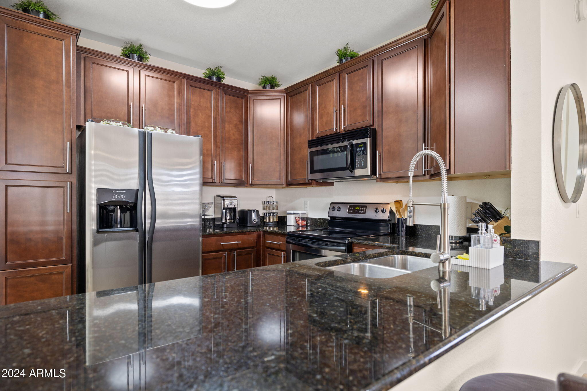 7009 East Acoma Drive, Unit 2097 Scottsdale, AZ 85254 - Photo 12 of 39 Kitchen