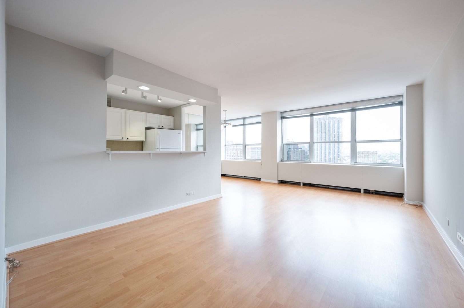 655 West Irving Park Road, Unit 1815 Chicago, IL 60613 - Photo 2 of 14