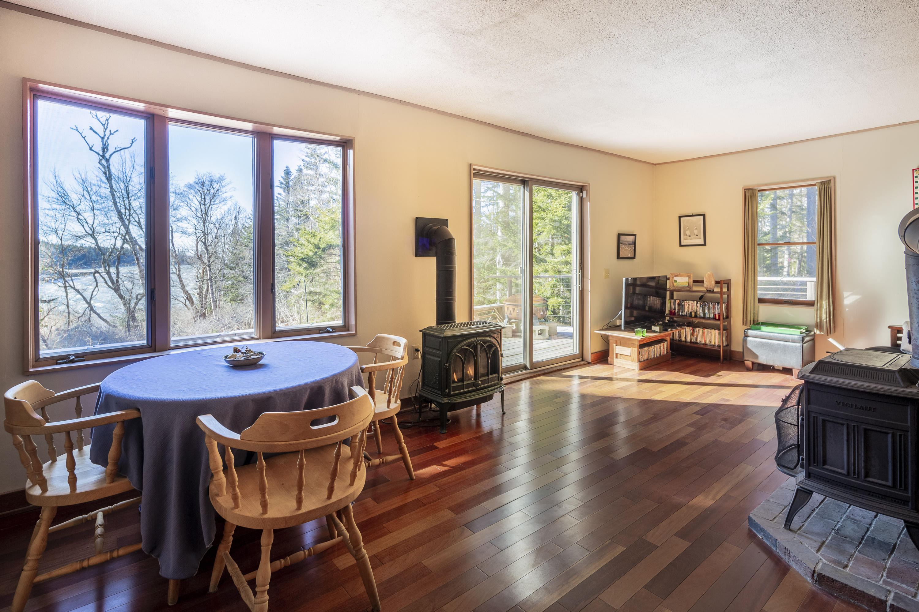46 Teel Cove Road Tenants Harbor, ME 04860 - Photo 9 of 22 46TeelCove_TenantsHarbor_12_SS_print