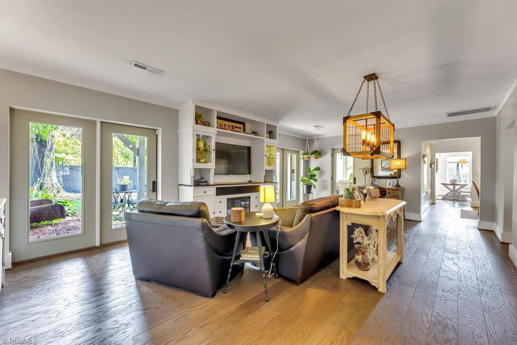 1019 Emery Circle High Point, NC 27262 - Photo 11 of 36