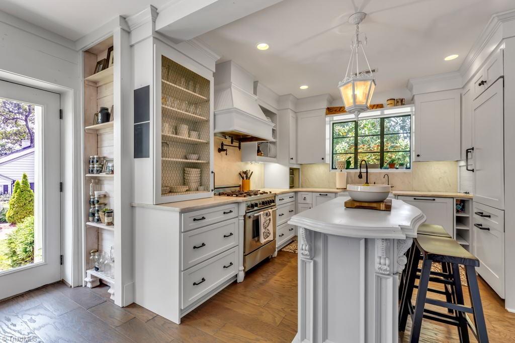 1019 Emery Circle High Point, NC 27262 - Photo 15 of 36 Fabulous Kitchen