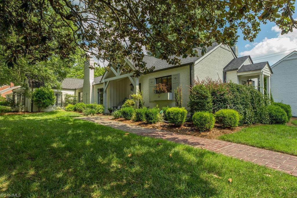 1019 Emery Circle High Point, NC 27262 - Photo 2 of 36