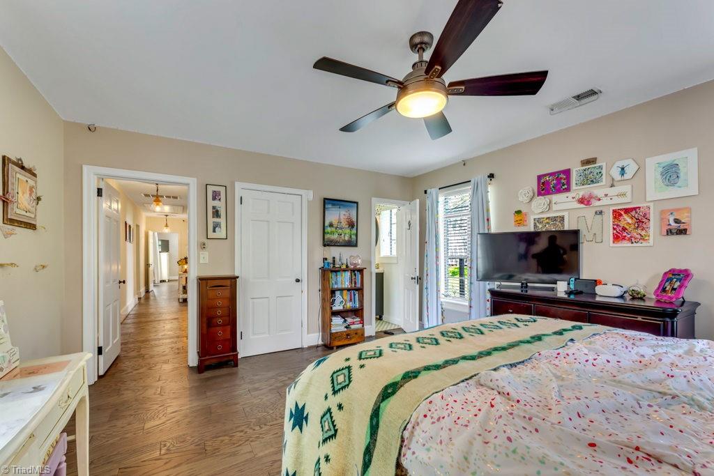 1019 Emery Circle High Point, NC 27262 - Photo 28 of 36