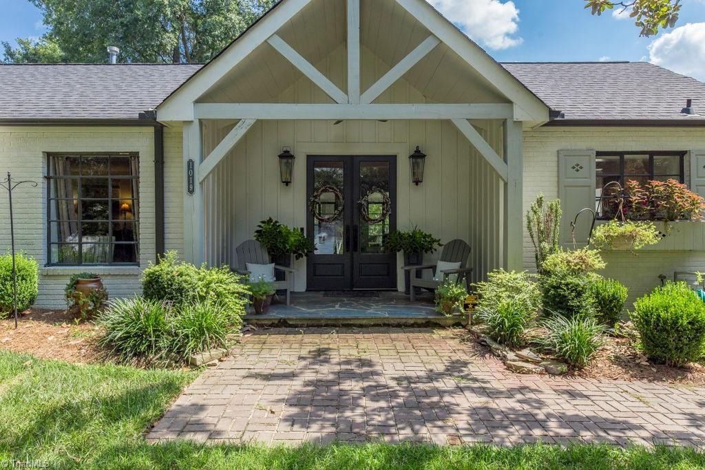 1019 Emery Circle High Point, NC 27262 - Photo 3 of 36