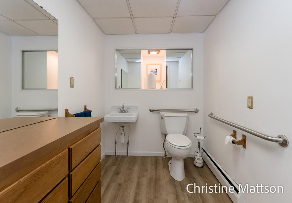 1181 Ransom Street Muskegon, MI 49442 - Photo 37 of 81 Main half bath