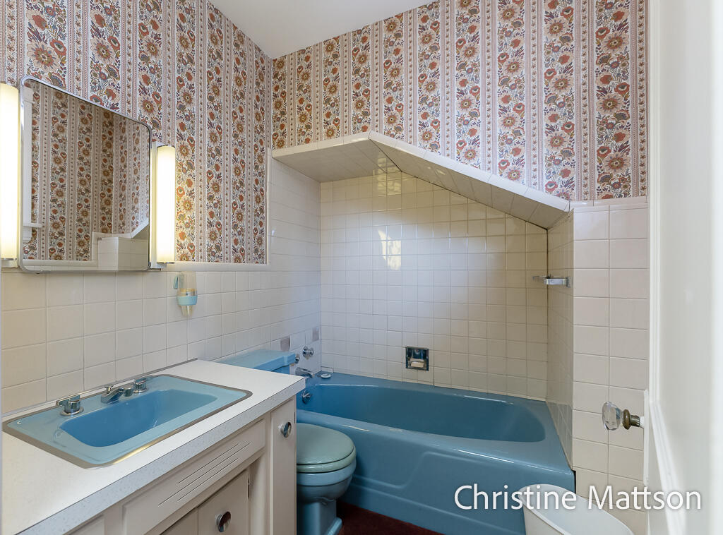 1181 Ransom Street Muskegon, MI 49442 - Photo 54 of 81 Upper en suite 1