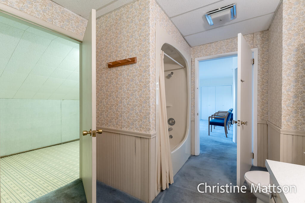 1181 Ransom Street Muskegon, MI 49442 - Photo 57 of 81 Upper en suite 2