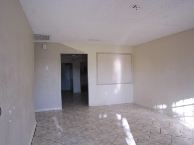 3253 Grove Road Boynton Beach, FL 33435 - Photo 4 of 17 Living room