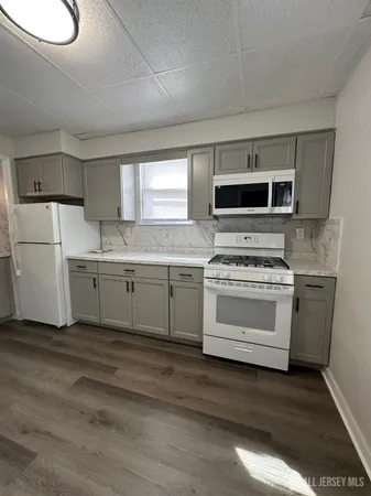 $2,700 | 28 Bird Avenue, Iselin, NJ 08830