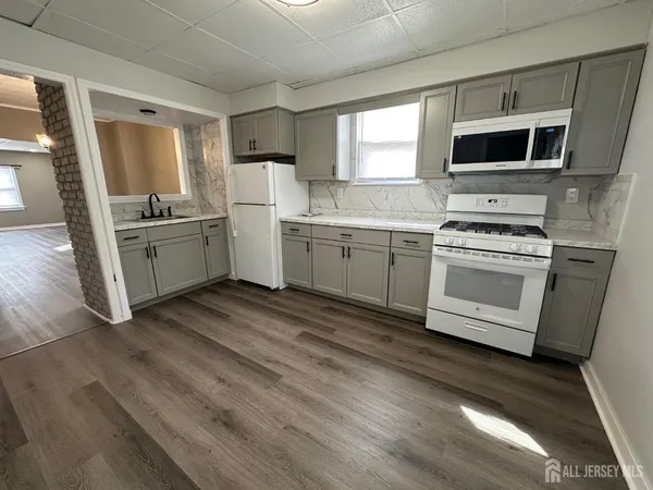 $2,700 | 28 Bird Avenue, Iselin, NJ 08830