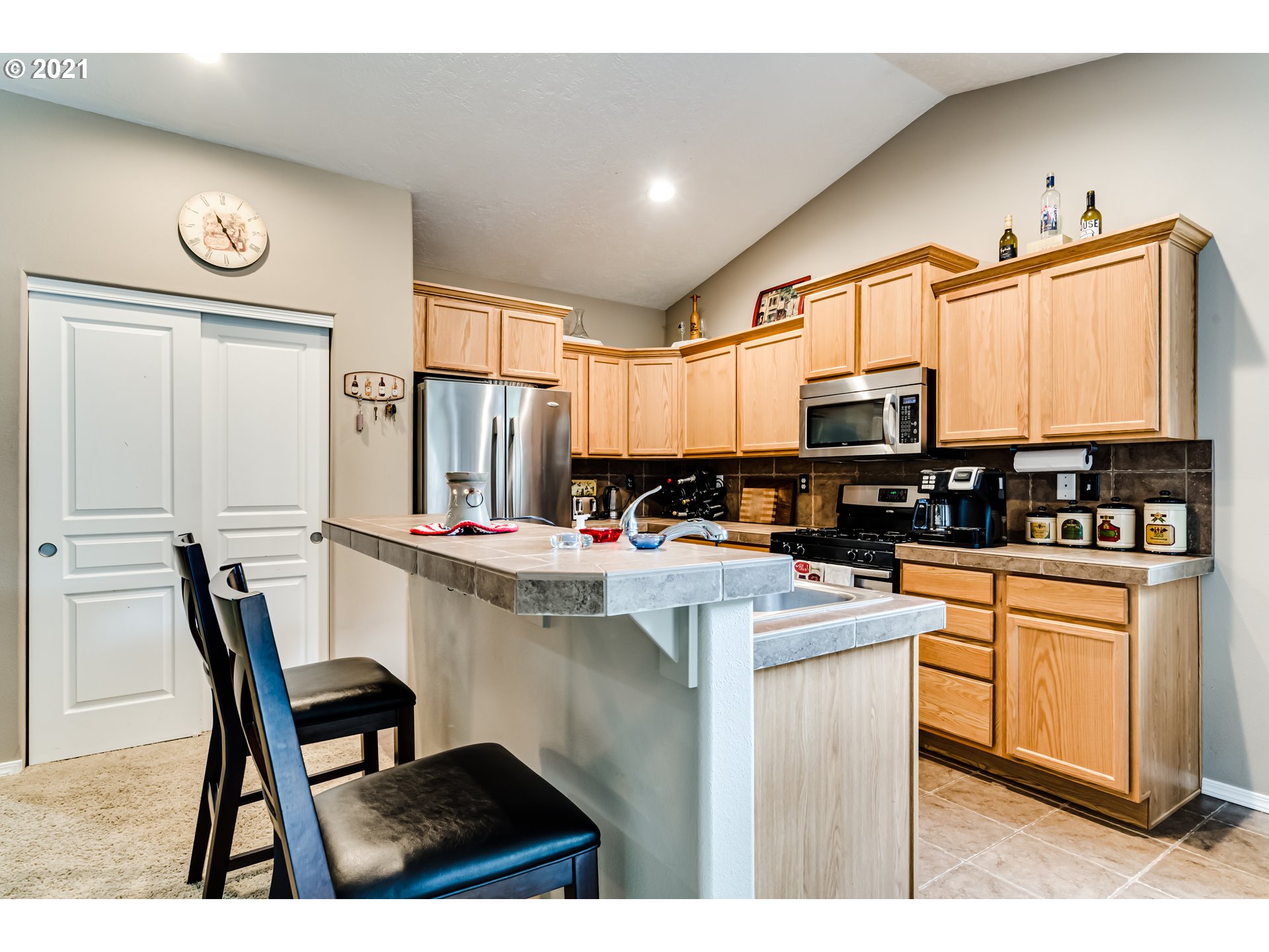 4892 Holly Street Springfield, OR 97478 - Photo 5 of 21