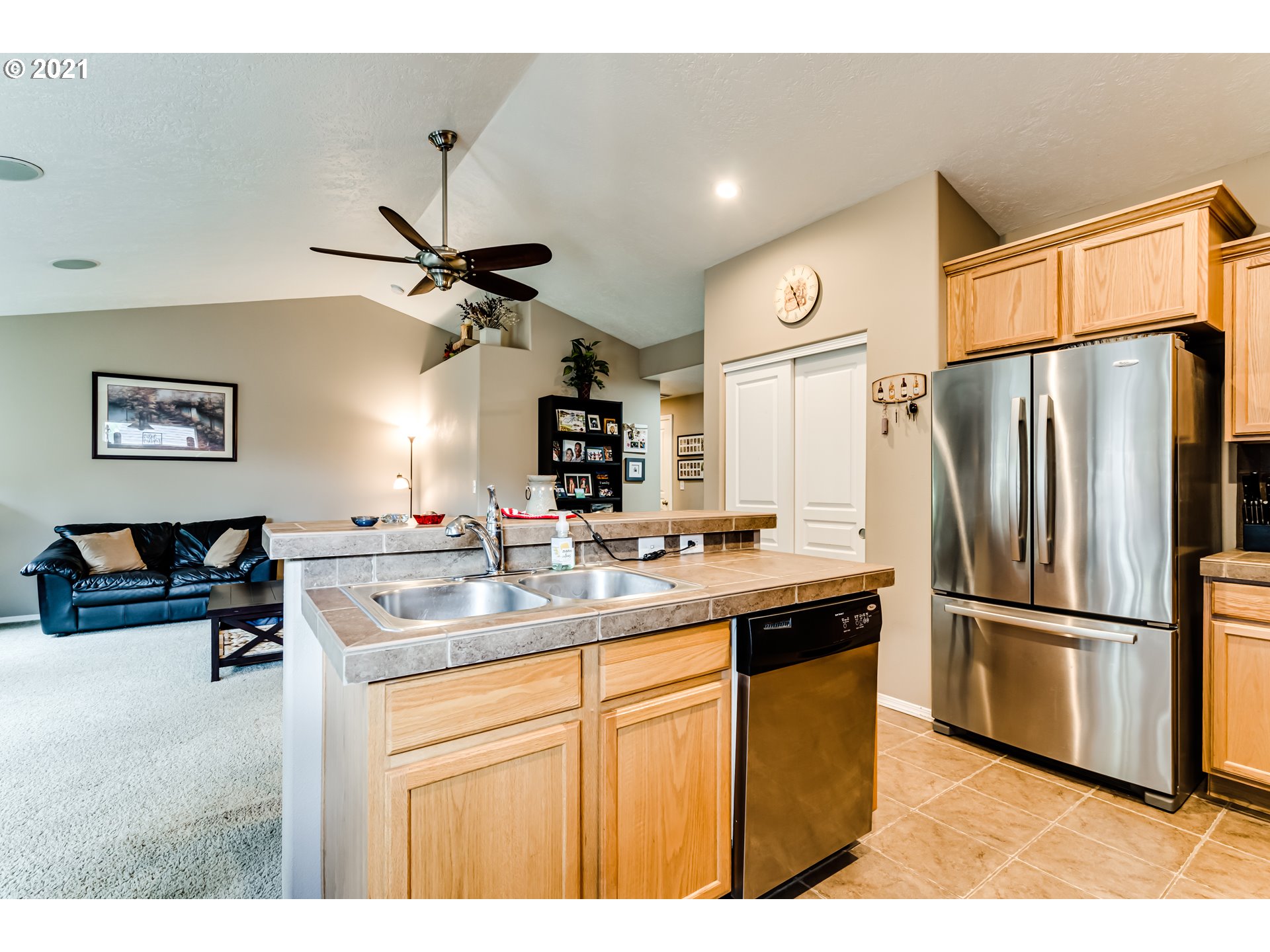 4892 Holly Street Springfield, OR 97478 - Photo 8 of 21