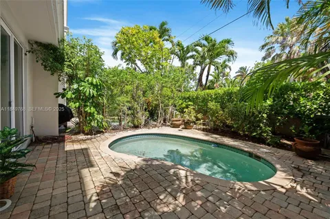 a house view with a outdoor space