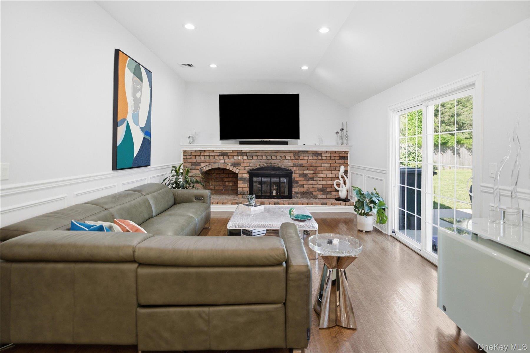 174 Warner Road Huntington, NY 11743 - Photo 8 of 46