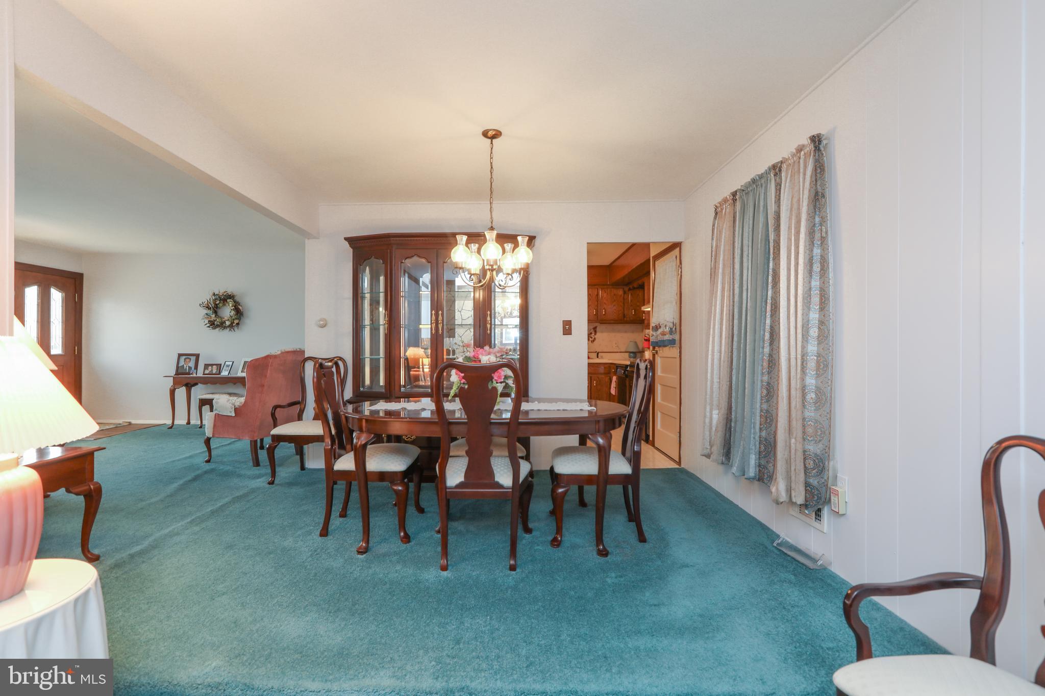1027 Estates Boulevard Hamilton, NJ 08690 - Photo 11 of 33 Dining Room