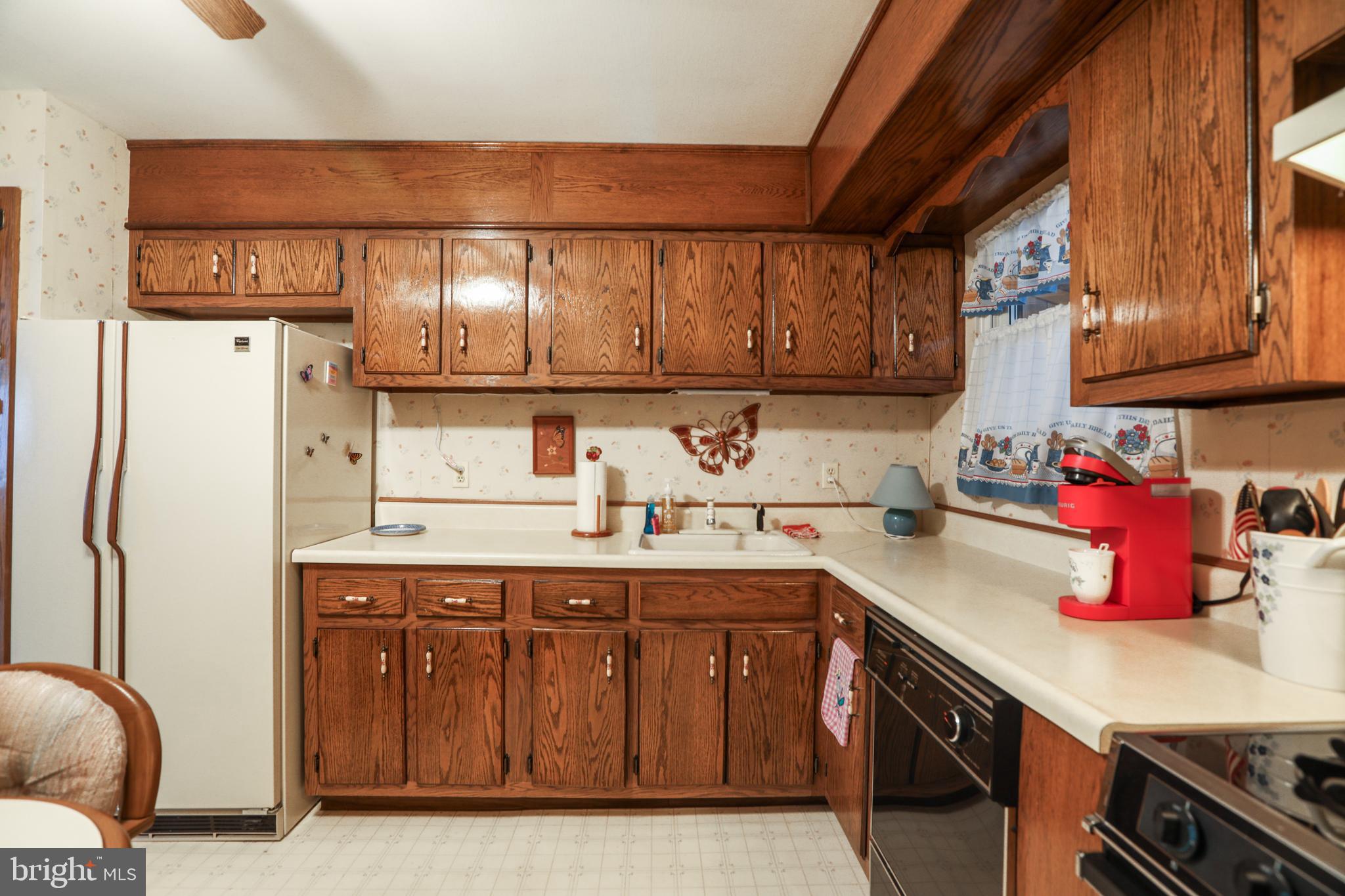 1027 Estates Boulevard Hamilton, NJ 08690 - Photo 12 of 33 Kitchen
