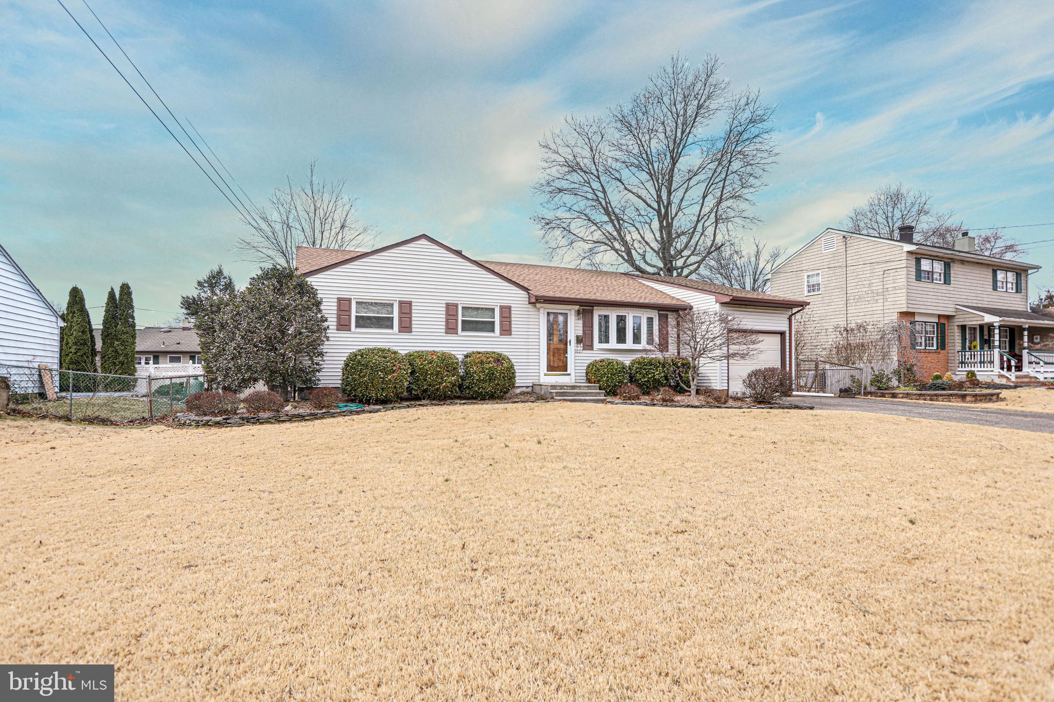 1027 Estates Boulevard Hamilton, NJ 08690 - Photo 2 of 33 Front yard