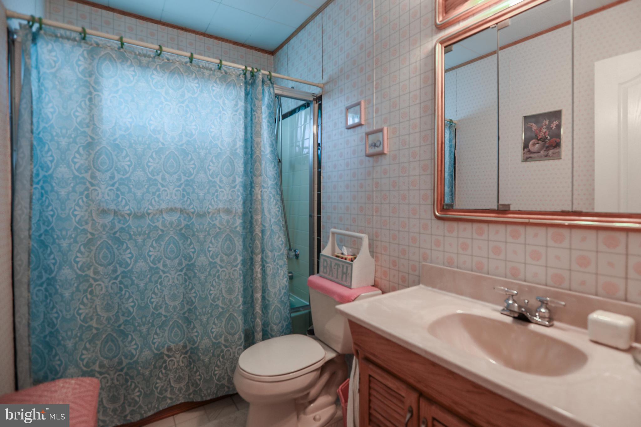 1027 Estates Boulevard Hamilton, NJ 08690 - Photo 21 of 33 Bathroom