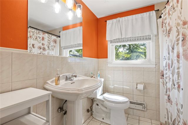 $350,000 | 794 Main Avenue, Warwick, RI 02886