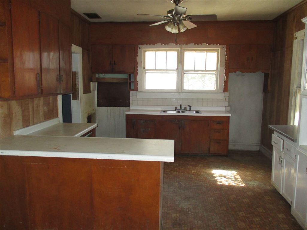 466 Eastview Road Pelzer, SC 29669 - Photo 6 of 14