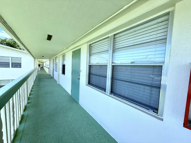 $179,900 | 359 Oakridge T, Deerfield Beach, FL 33442