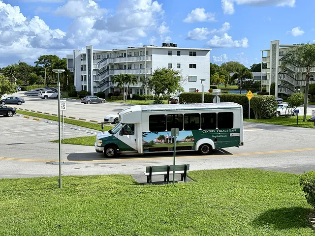 $179,900 | 359 Oakridge T, Deerfield Beach, FL 33442