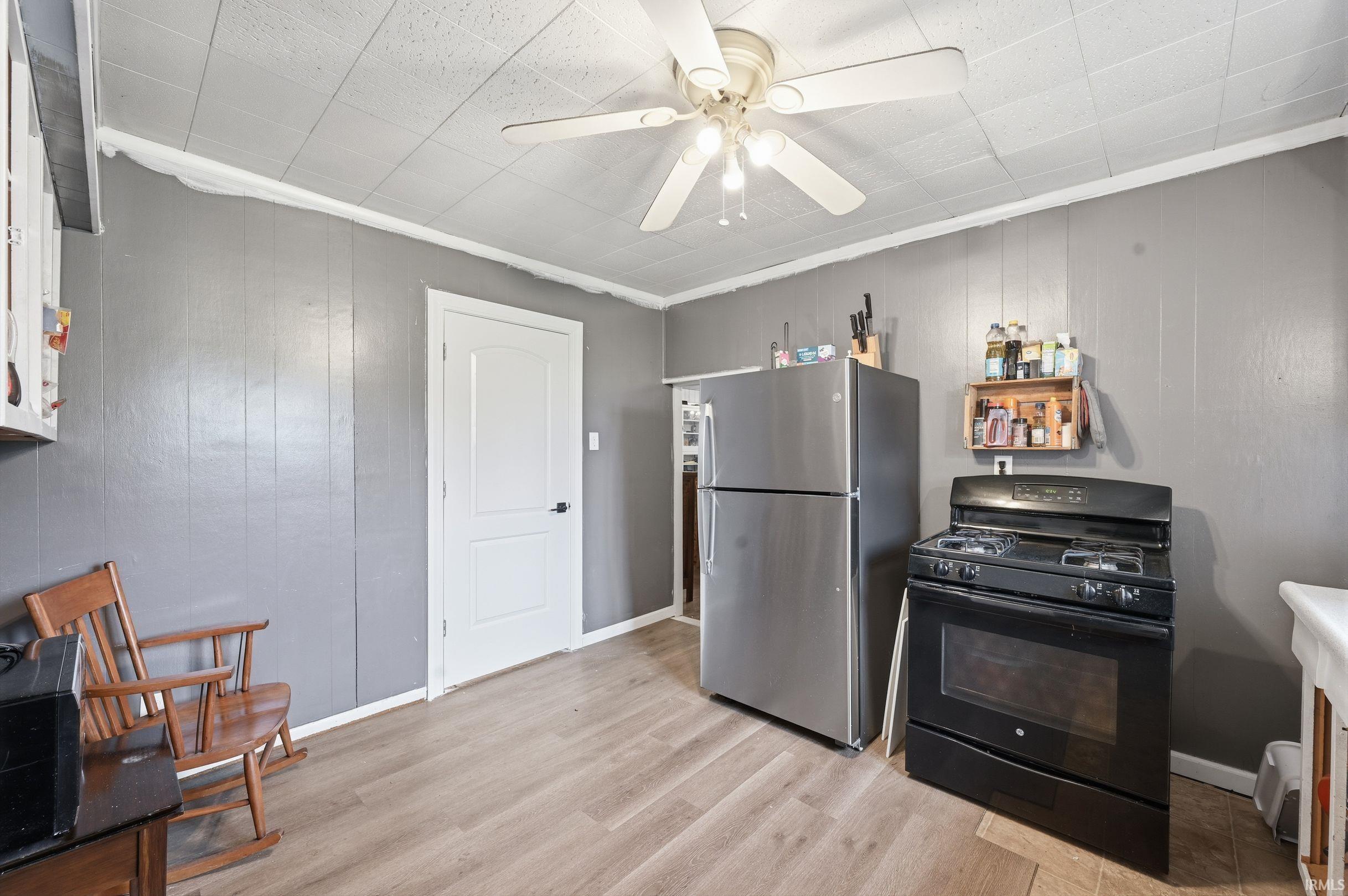 107 West Street Dunreith, IN 47385 - Photo 7 of 24