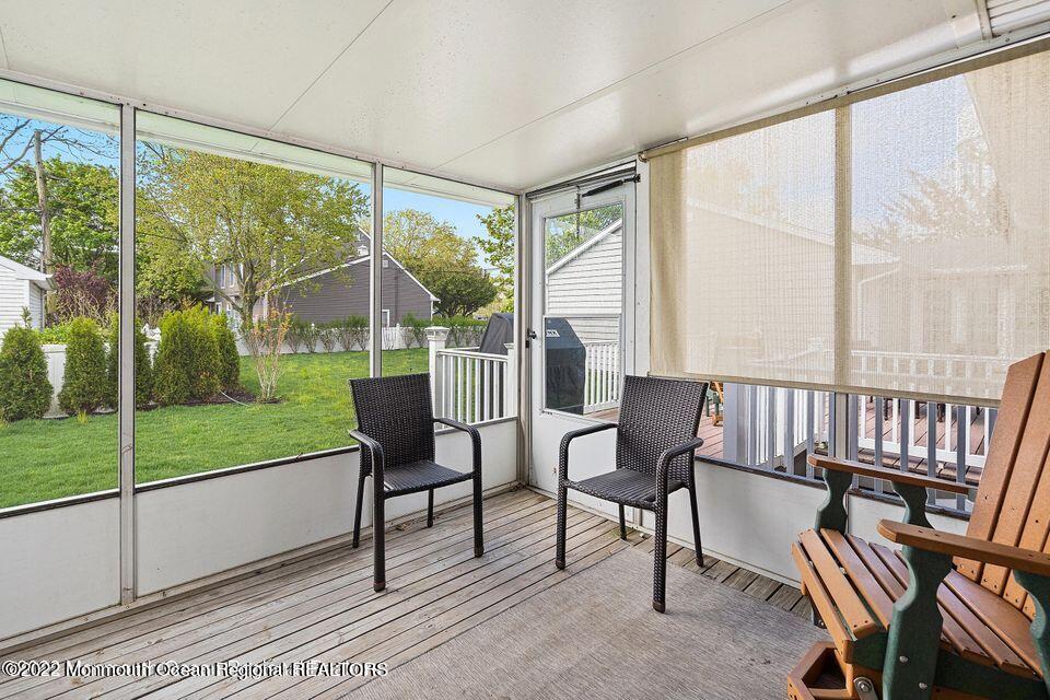 425 Atlantic Avenue Spring Lake, NJ 07762 - Photo 22 of 26 Screen-In Porch