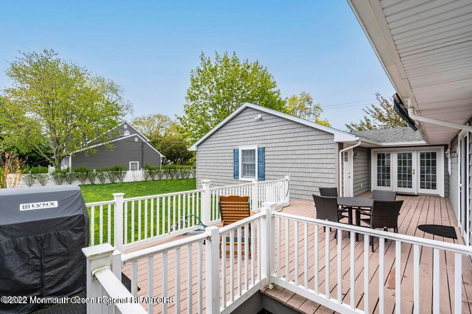 425 Atlantic Avenue Spring Lake, NJ 07762 - Photo 4 of 26 Large Deck