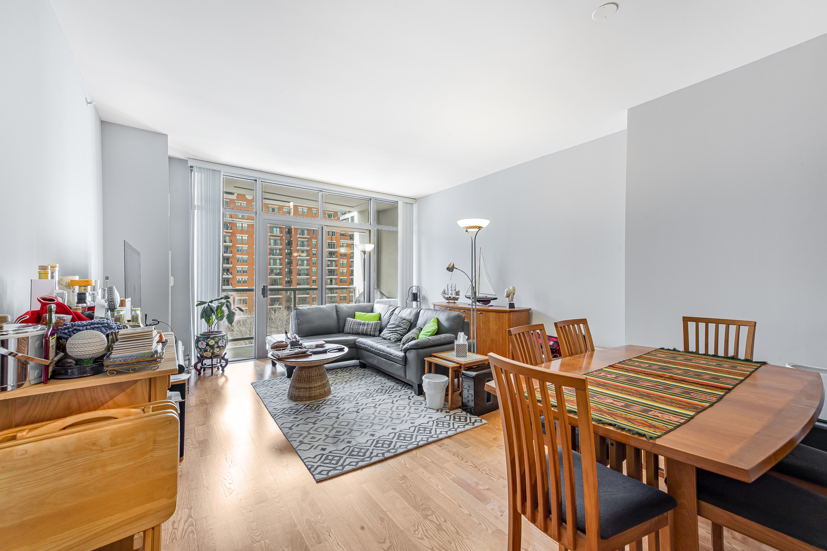 1235 South Prairie Avenue, Unit 706 Chicago, IL 60605 - Photo 4 of 15 a view of a livingroom with furniture window and outside view