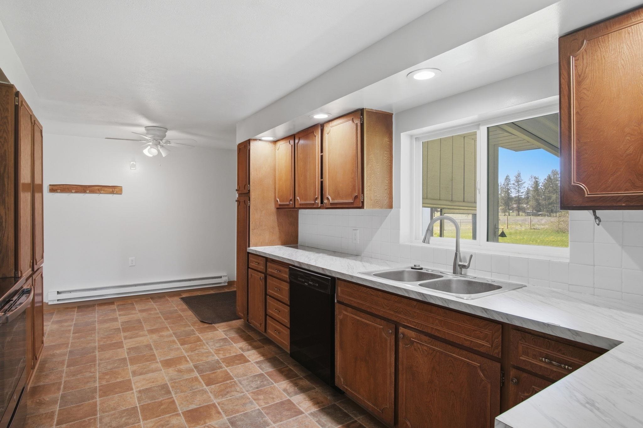 8118 South Spotted Road Cheney, WA 99004 - Photo 2 of 34