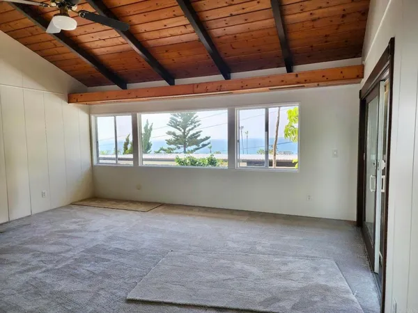 a view of a large window with an outdoor view