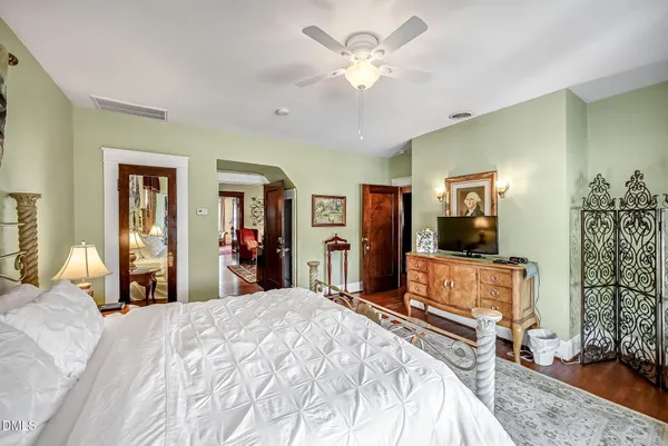 $1,190,000 | 309 West Divine Street, Dunn, NC 28334