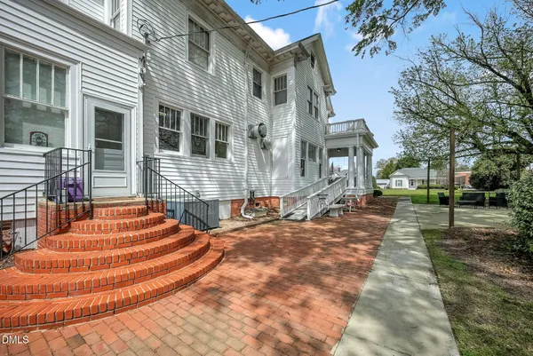 $1,190,000 | 309 West Divine Street, Dunn, NC 28334