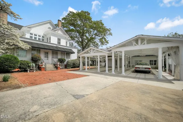 $1,190,000 | 309 West Divine Street, Dunn, NC 28334