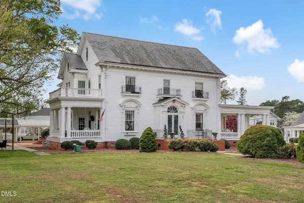 $1,190,000 | 309 West Divine Street, Dunn, NC 28334