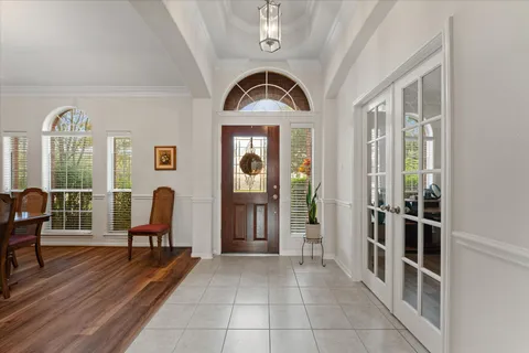 a view of a livingroom with furniture and furniture