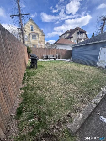 $2,000 | 624 Bishop Avenue, Unit 3, Bridgeport, CT 06610