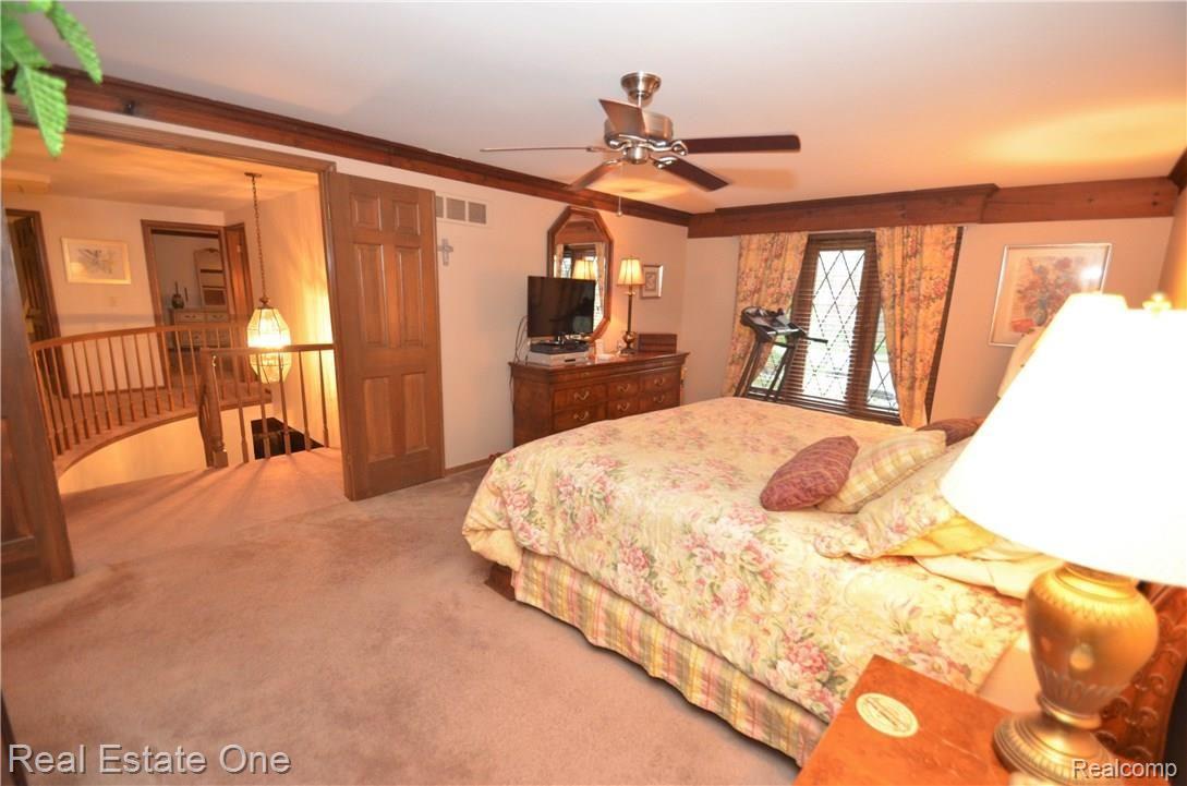 1007 Hidden Lane Rochester, MI 48309 - Photo 37 of 61 DSC_0104.JPG
