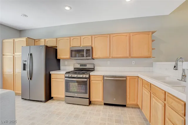 $1,750 | 669 Peachy Canyon Circle, Unit 203, Las Vegas, NV 89144